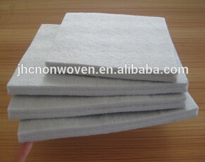 Polyester iğne delme yöntemiyle üretilmiş dokunmamış sert keçe yatak malzemesi levhası