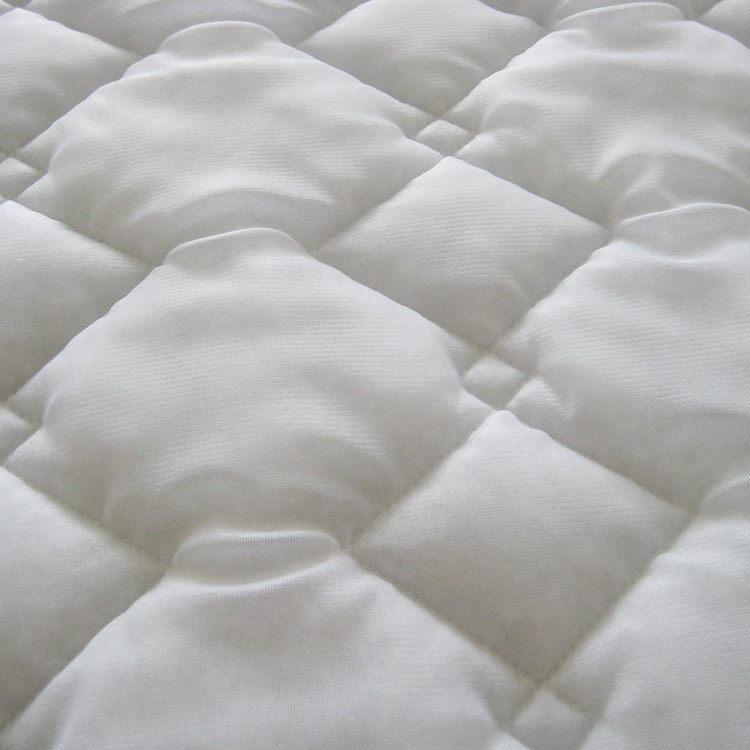 Comfortable polyester bed quilting fabric