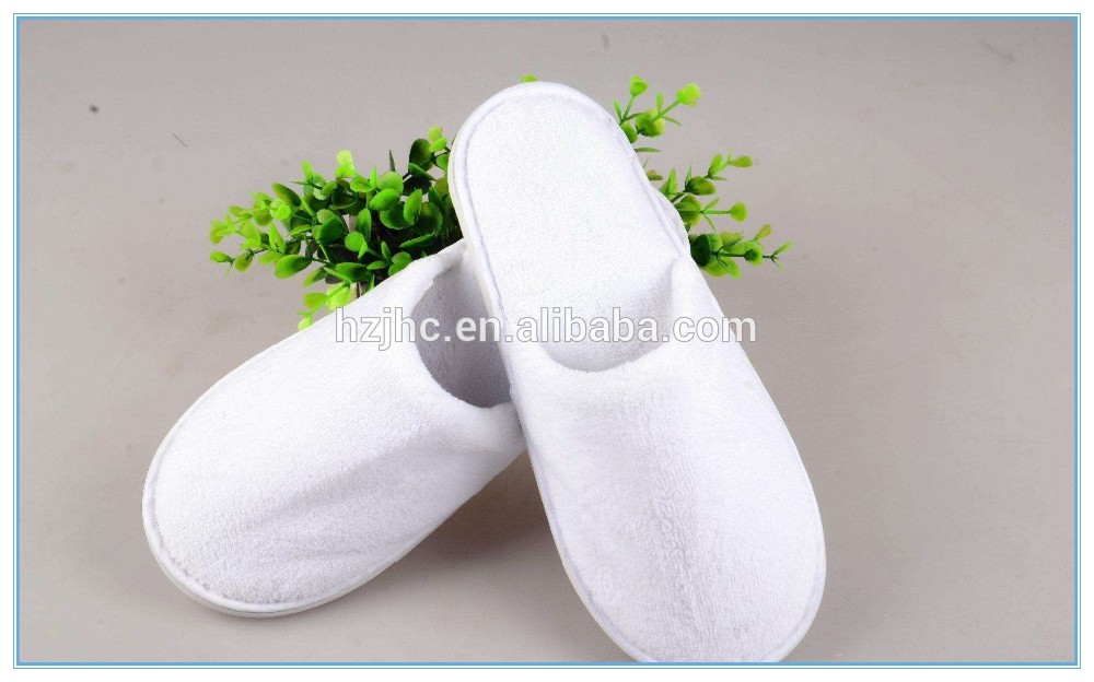 Needle punched nonwoven fabric for hotel disposable nonwoven slippers