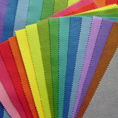 Bidh factaraidh Huizhou a’ dèanamh clò-bhualadh dath snàthaid le clò-bhualadh neo-fhighte