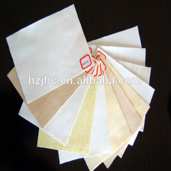 Deunyddiau ffelt anifeiliaid anwes wedi'u hailgylchu heb eu gwehyddu wedi'u tyllu â nodwydd rhad wedi'u padio/rhyng-leinio